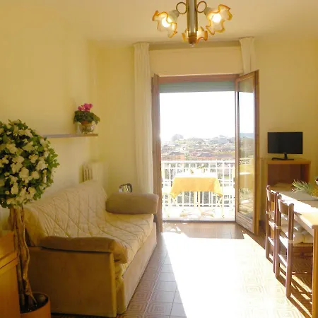 In With Balcony Or Terrace * بيترا ليغوري