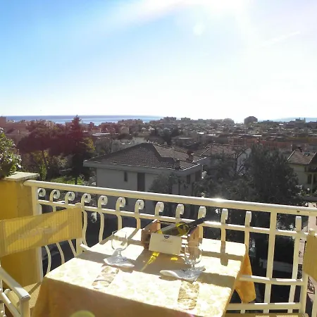In With Balcony Or Terrace بيترا ليغوري